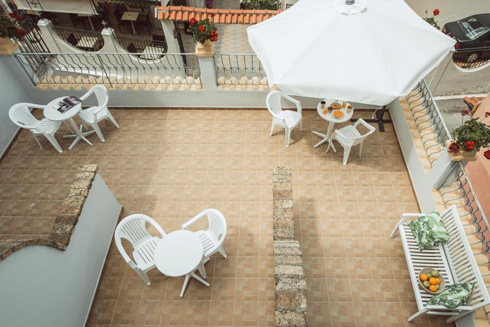 Hb Hotel Benitsa Бенитсес Экстерьер фото